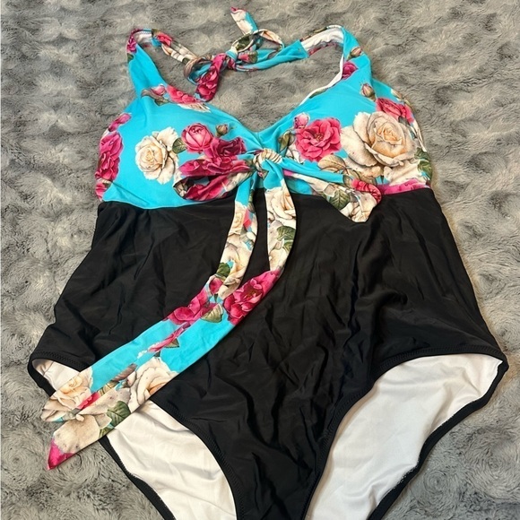 New NWT Cupshe Pink Blue Floral and Black Halter One Piece Swimsuit Women's 3X - Picture 6 of 12